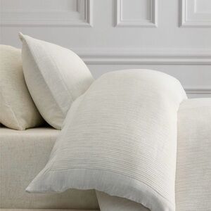 Elegant Cream Pillow Set